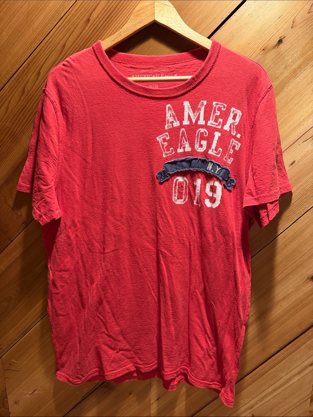 American Eagle Outfitters Coral Red Graphic Short-Sleeve Tee